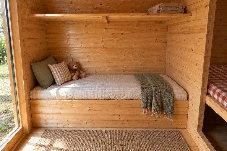 Additional space for relaxation and storage in the cabin